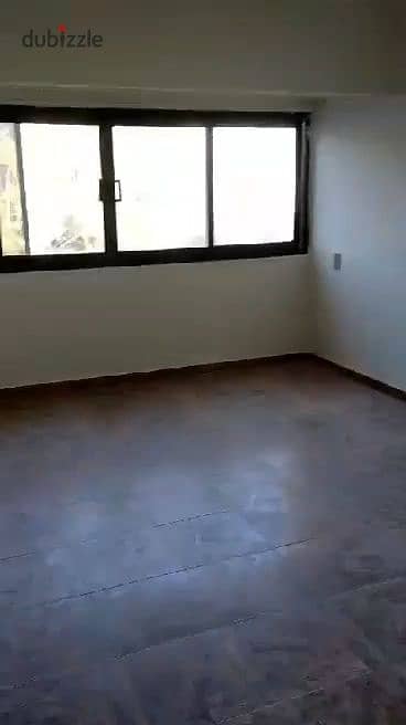 شقه للايجار السكنى فاضي  بالقرب من القمر الصناعى 140م