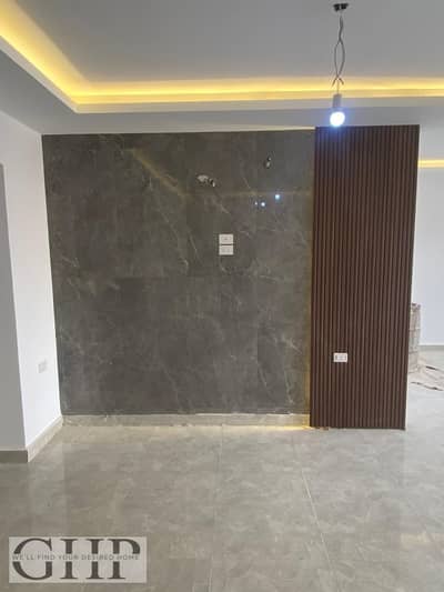 شقة متشطبة على لاجون فيو للبيع في بالم هيلز التجمع الخامس  Palm Hills New Cairo
