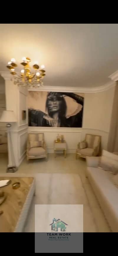 لعشاق الفخامة والخصوصية. . شقة فندقية بمساحة فيلا وجنينة خاصة بالحي التاسع الشيخ زايد! For lovers of luxury and privacy. . . a hotel apartment with the s