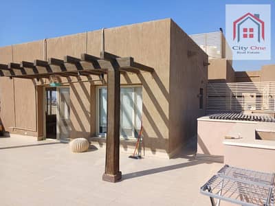 Very nice apartment 223m duplex penthouse with terrace for sale in compound village gate