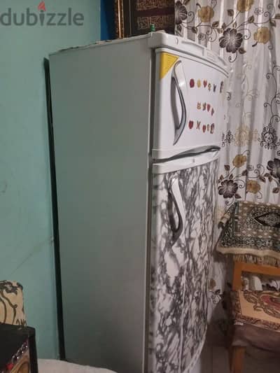 تلاجه الاسكا بحاله جيده جدا المكان المقطم حي الأسمرات