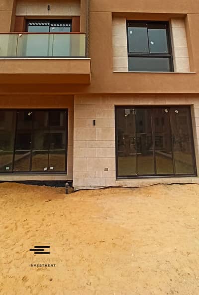 شقة بحديقة للبيع في District 5 التجمع الخامس | 160م + 106م حديقة | تقسيط | 3 غرف.