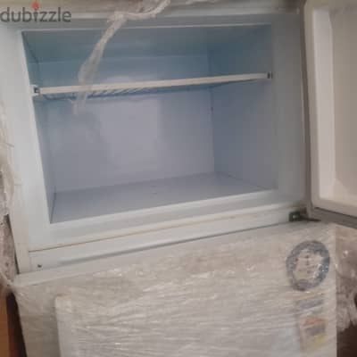 ثلاجة ألاسكا بحالة ممتازة