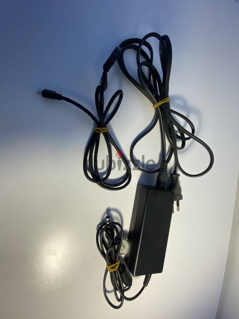 PS4 VR HEADSET in a perfect condition 10