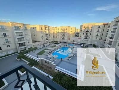 Fully furnished studio apartment for rent in Mivida Boulevard, Fifth Settlement, with ultra-super-lux finishing and a swimming pool view.