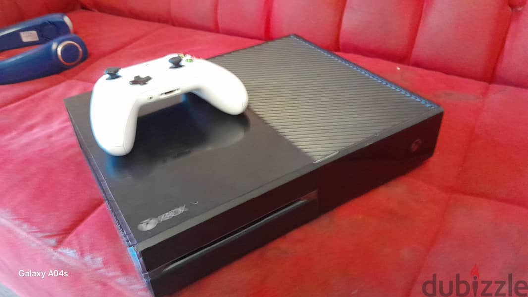 xbox one + original controllerبيع فاسرع وقت اس سعر 2