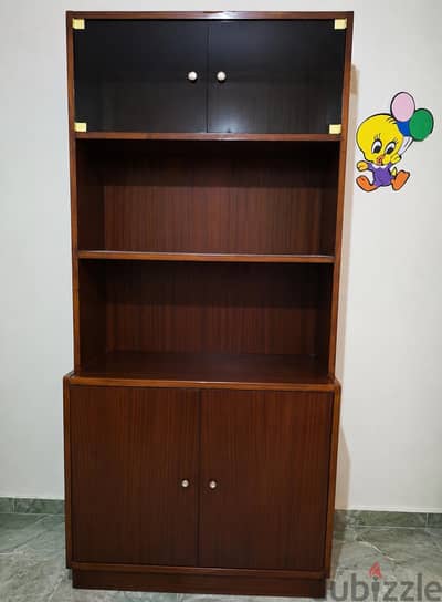 مكتبه
