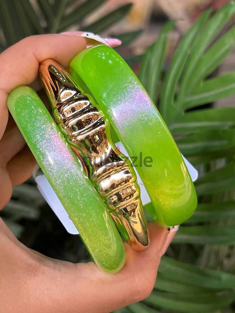 Trendy 3-Piece Chunky Bangles Set 4