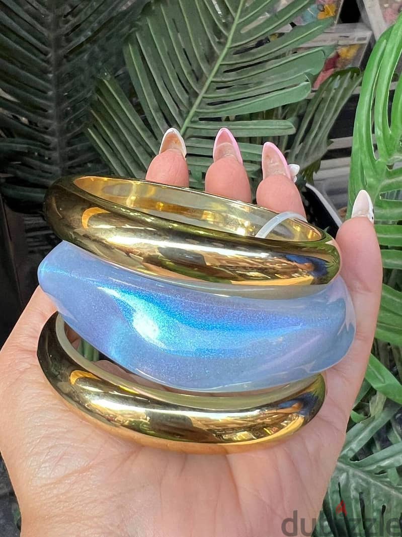 Trendy 3-Piece Chunky Bangles Set 5