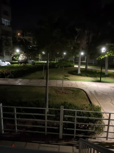 للبيع فى مدينتى شقه ارضى بحديقه فيو وايد جاردن لعشاق المساحات الكبيره بال b10