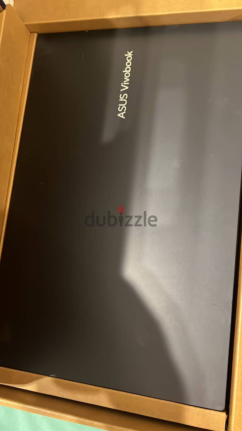 Laptop very good condition with box 4