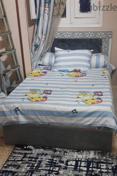 سرير اطفال سحارة بالملل  والكمود