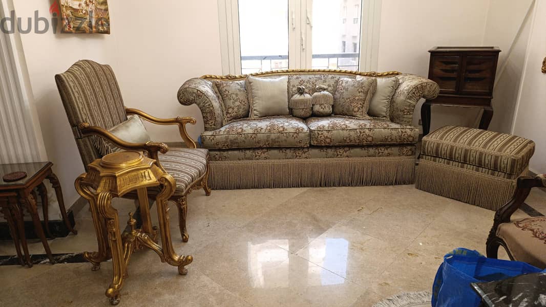 A beautiful 3 seat sofa set 5