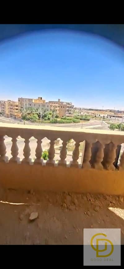 شقة 150م بحري للبيع في الشروق المنطقة الخامسة عمارات | على الشارع الرئيسي دور ثالث بأسانسير وحصة جراج