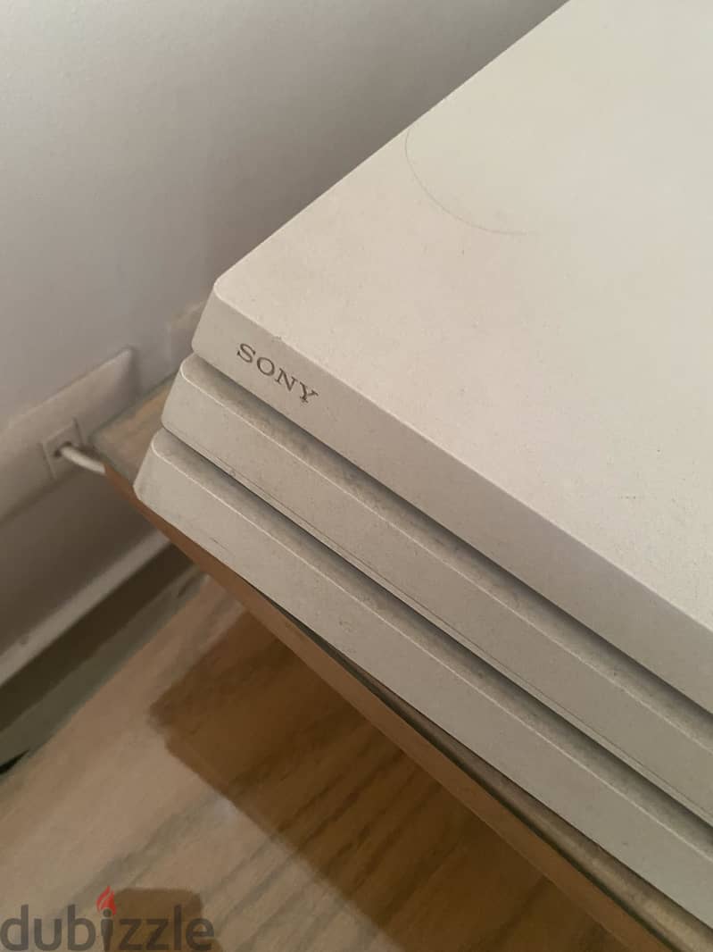 PlayStation 4pro with game package 1