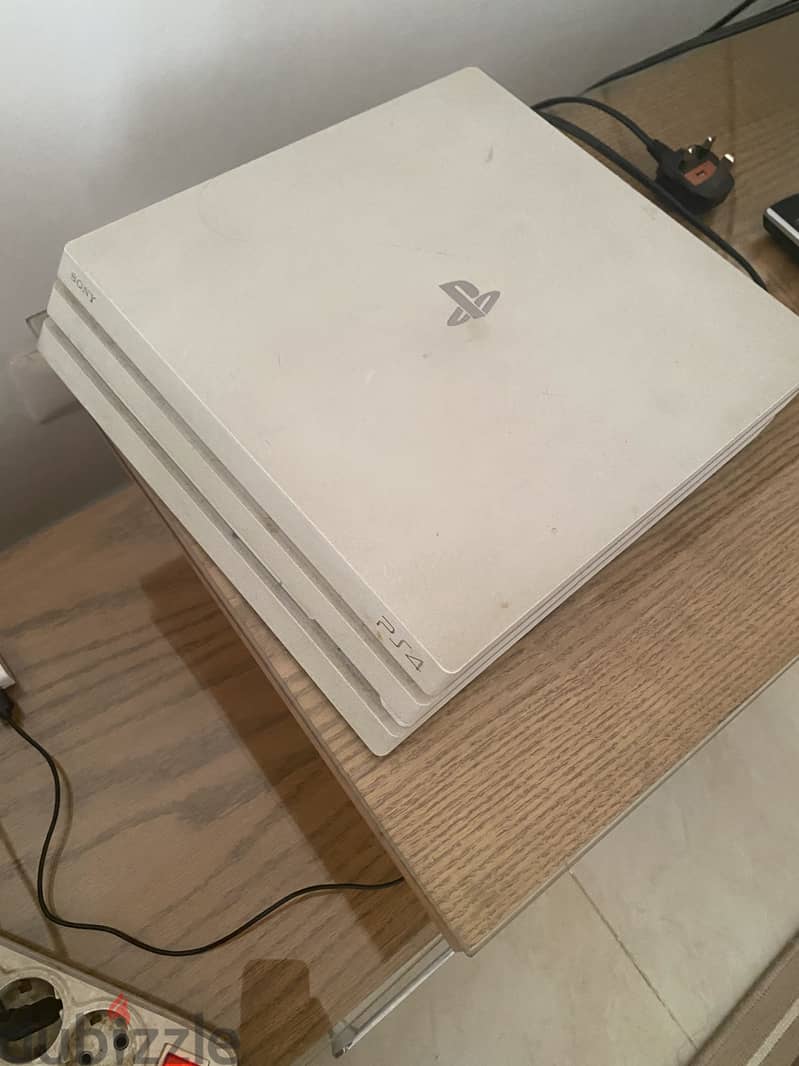 PlayStation 4pro with game package 2