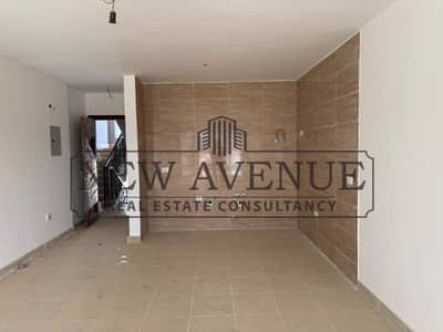 Delivered chalet 130 sqm 3 bedrooms + 2 Bathrooms fully finished Overlooking the swimming pool in Blumar El Sokhna Wadi Degla