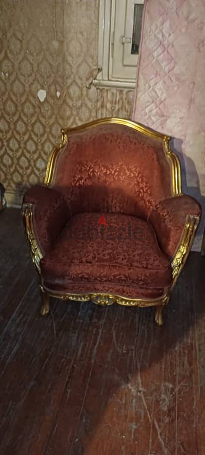 صالون مدهب فرنساوي 4 كراسي و كنبه بحاله جيده جدا