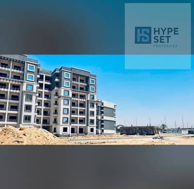 شقه غرفتين    متشطبه بالكامل   للبيع في كمبوند مايان القاهره الجديده متشطبه بالكامل  علي بعد دقائق من مدينتي بمقدم 10% و تقسيط علي 10 سنوات