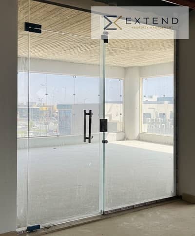 At the lowest price per meter in the heart of 6th of October on the central axis in a strategic location with a large daily visitor flow, a shop for rent with an area of 30m suitable for various activities and a facade.