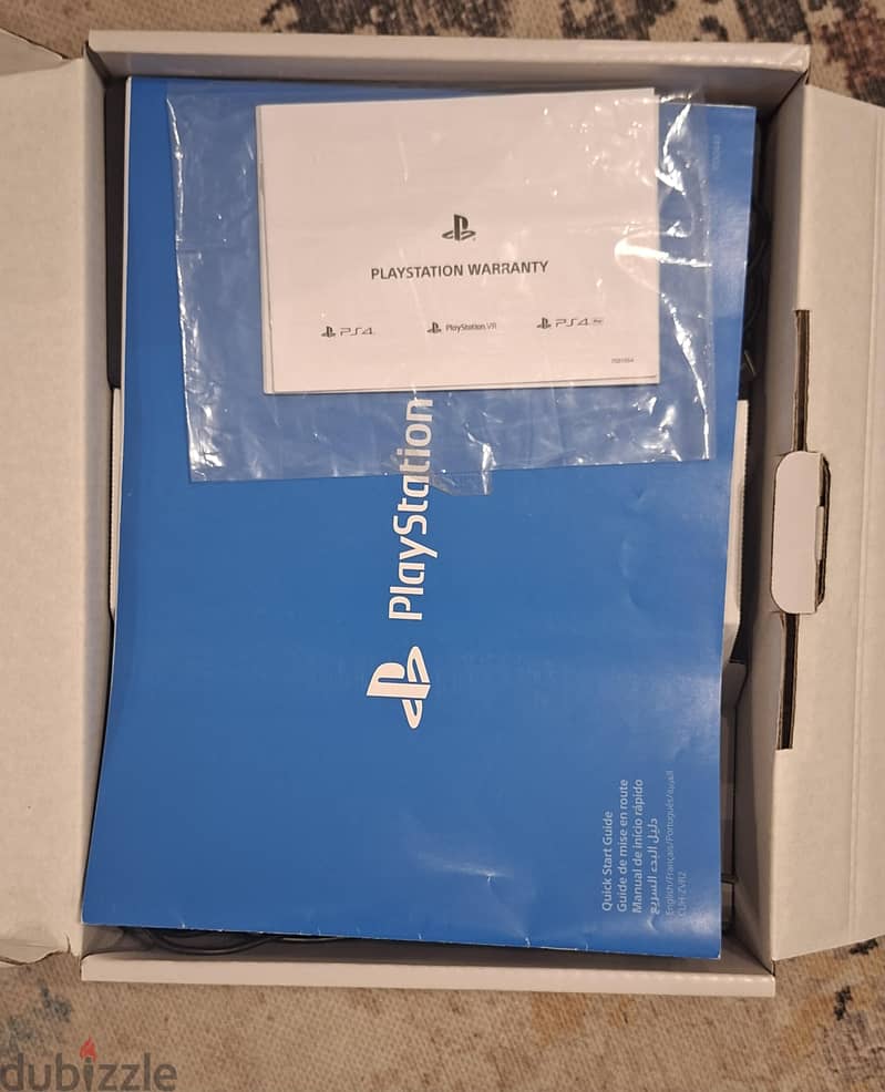 PS4 VR Goggles - Like New 4