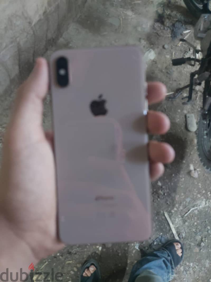 Apple - iPhone XS Max 4