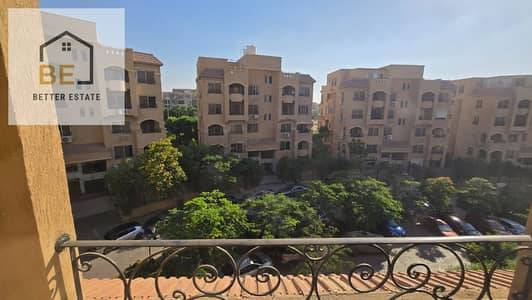 شقة للايجار مساحة كبيرة في   كومباوند اكاسيا،