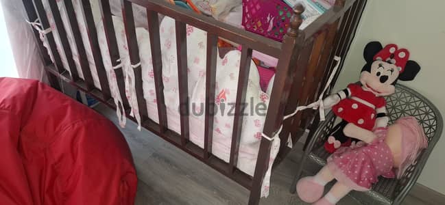 سرير اطفال من شهر الى ٥ سنوات