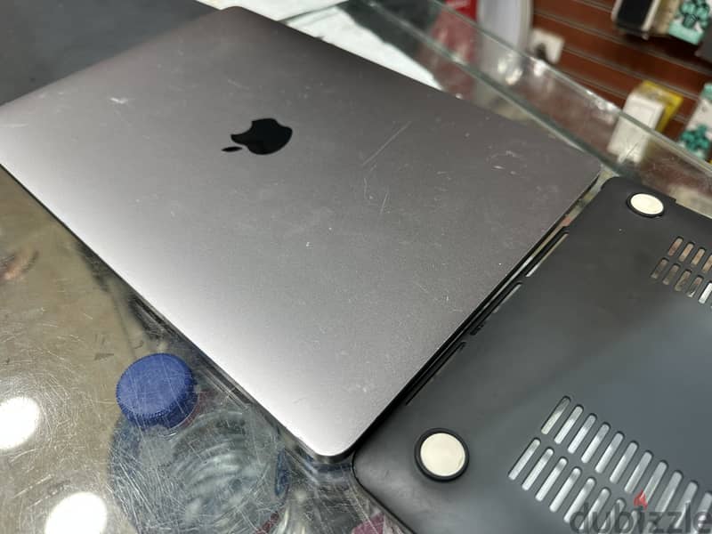 Mac Book pro 2018 4