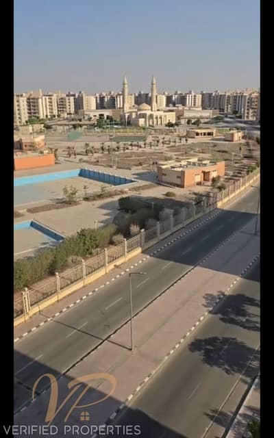  شقة للإيجار في كمبوند وصال ريزيدنس – مدينة الشروق  المساحة: 160 متر  3 غرف نوم  2 حمام