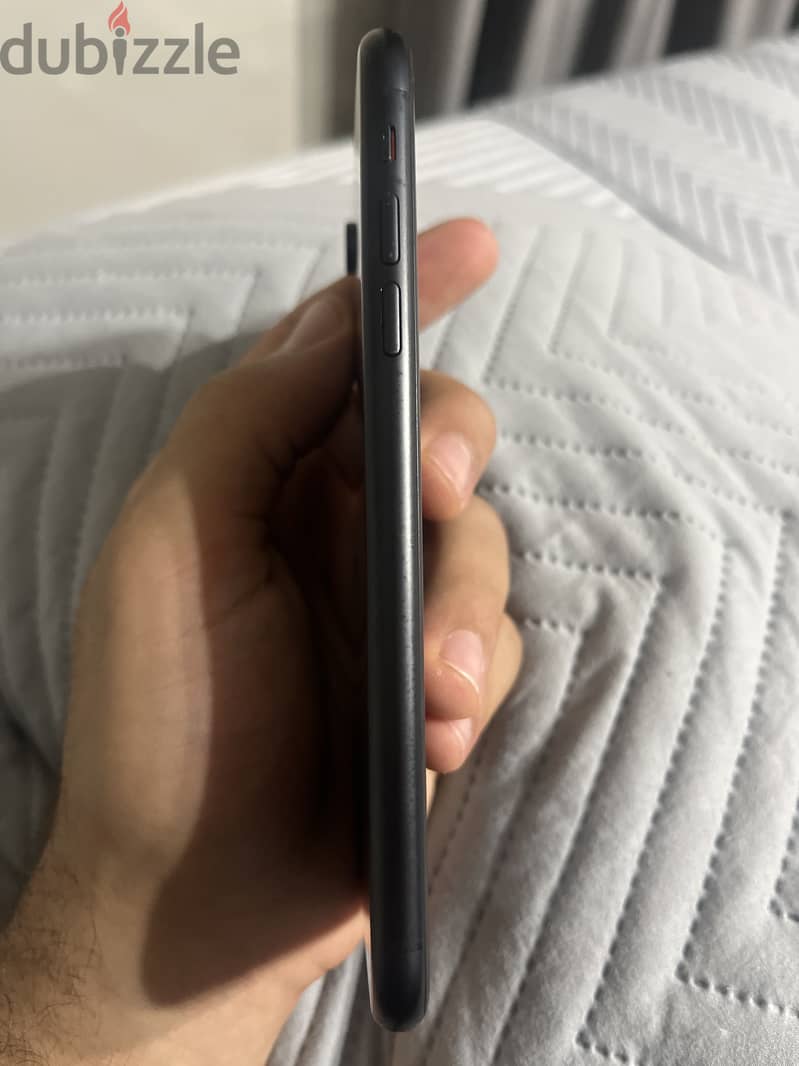 Apple - iPhone XR 2