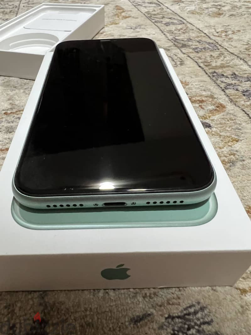 Apple - iPhone 11 3