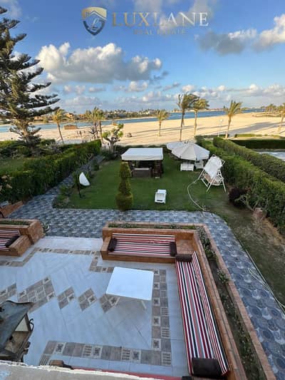 Villa for rent in marina 5 1st row on sandy lake