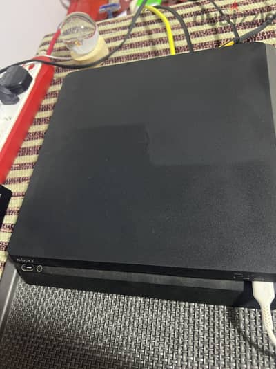 PS4 ومعاه اكونت red dead primary وmafia secondary وit takes two