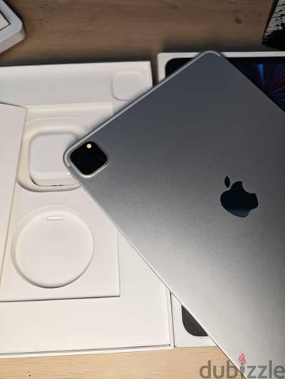 Ipad pro 11inch. M1.128G. كسر زيرو