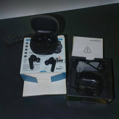 سماعة soundcore p25i مع جراب سيلكون بحالة جيدة جدا