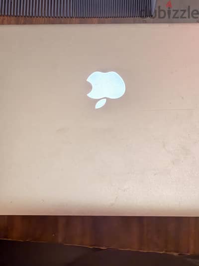 لقطه لعشاق الماك! Macbook pro 13 inch  للبيع بحاله ممتازه