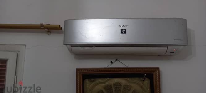 للبيع اثنين  تكييف شارب واحد ونصف حصان انفرتر سخن  وباردالواحد ٢٠٠٠٠ ج