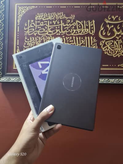 تاب A7 خرج من الكرتونه بس