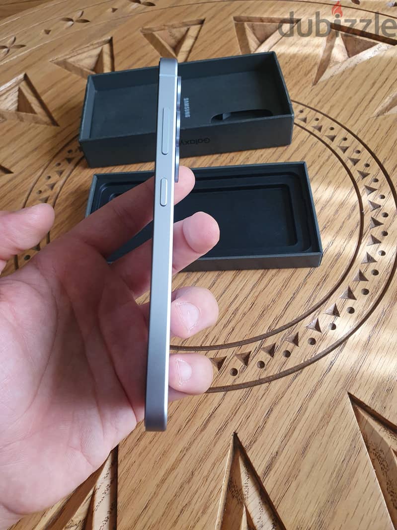 Samsung S25 - mint condition 4
