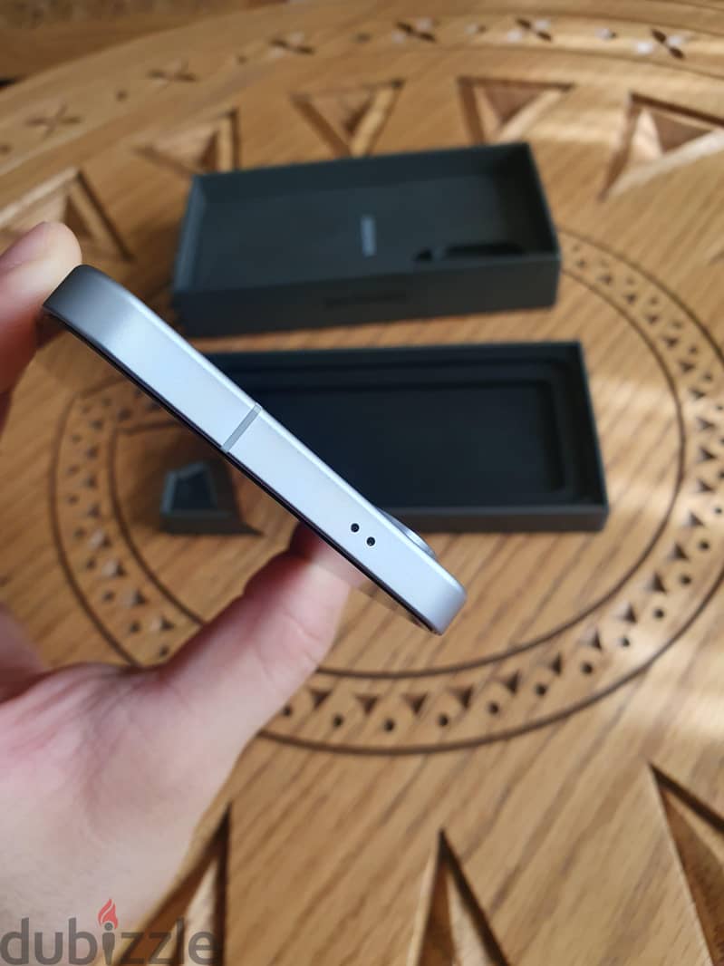 Samsung S25 - mint condition 7