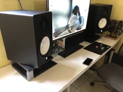 Yamaha HS8