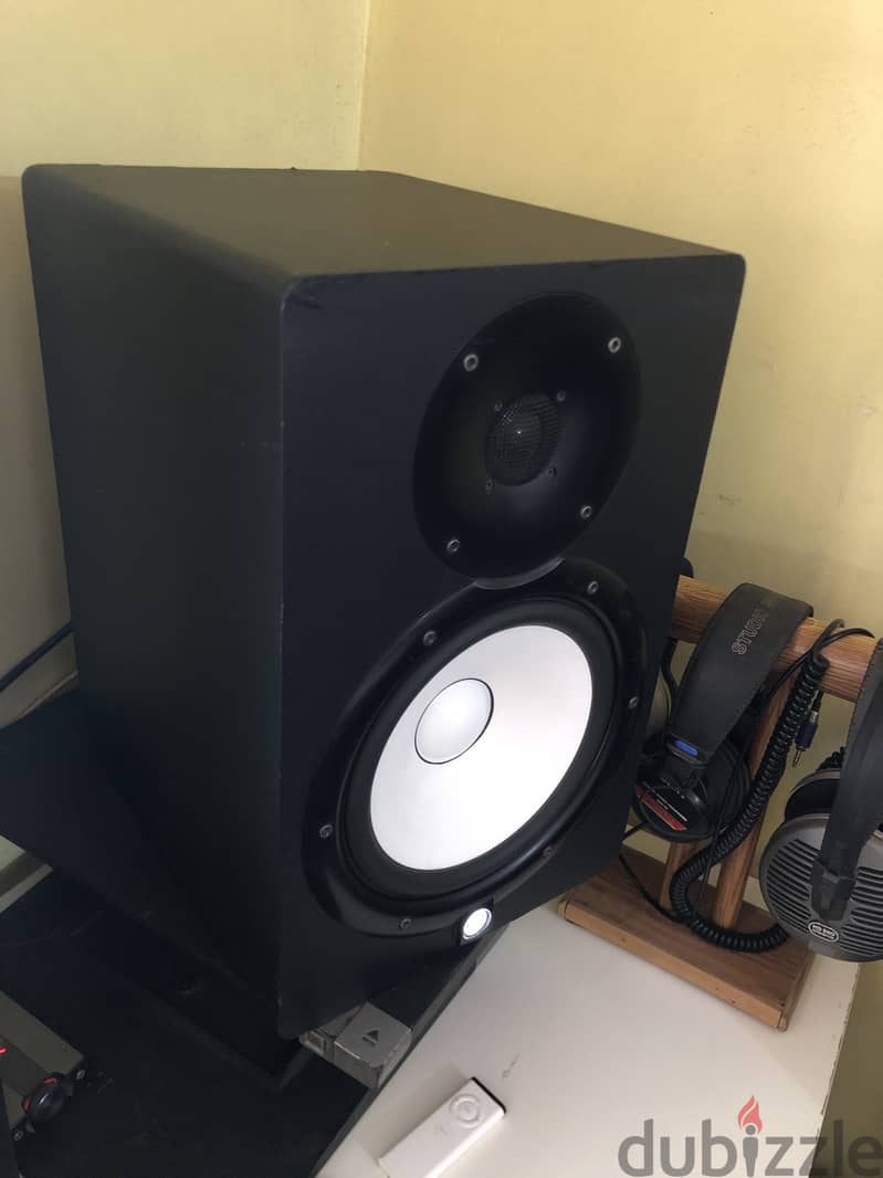 Yamaha HS8 3