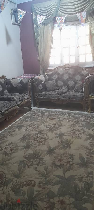 للبيع انتريه خشب قوى جدا ومتين