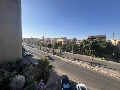 شقة مميزه جداً تشطيب الترا سوبر لوكس بالتجمع الخامس