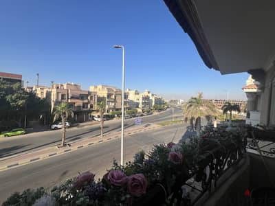 شقة مميزه جداً تشطيب الترا سوبر لوكس بالتجمع الخامس