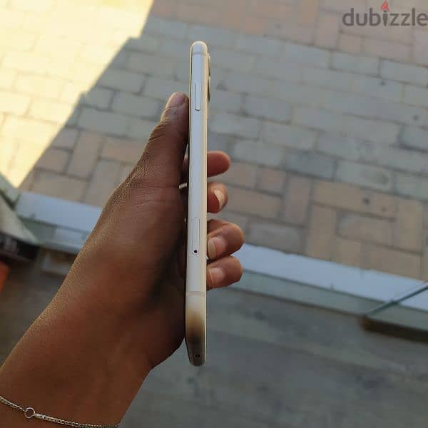 iPhone 11 3