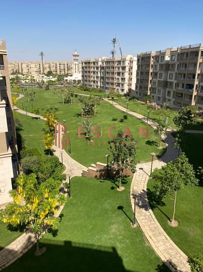 شقة للايجار المفروش في مدينتي B6 دور متكرر بالقرب من الخدمات