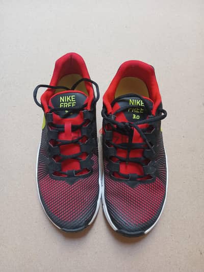 كوتشي نايكي مقاس 44 Nike Free Trainer