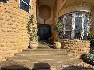 An ultra-luxurious, palace-like villa in the most prestigious area of ​​New Cairo (Tagamoa).